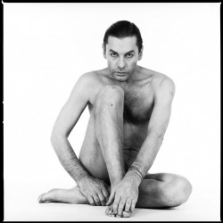 Helmut Berger, nu n°2, Paris, 1987