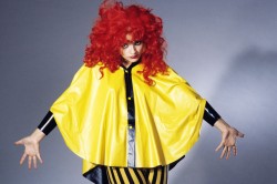 Nina Hagen, salutation
