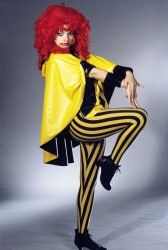 Nina Hagen, perruque rouge